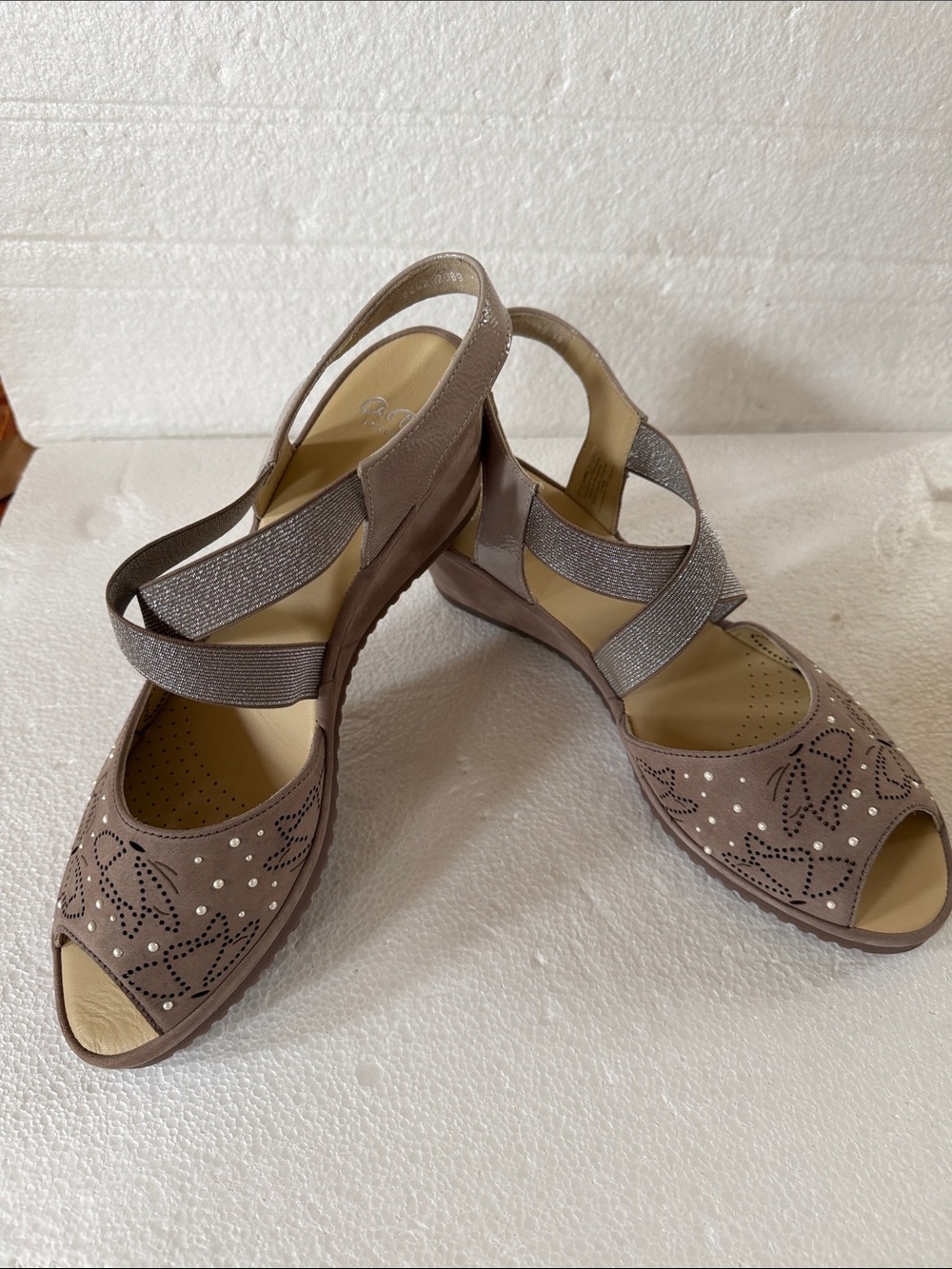 New ARA Taupe Peep-Toe Comfort Sandals with Elastic Straps size 9.5 US